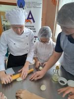 Мастер-класс по приготовлению булочек и пирожков.