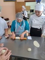 Мастер-класс по приготовлению булочек и пирожков.