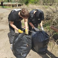 Чистый берег реки Раковка