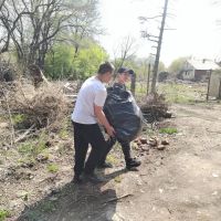Чистый берег реки Раковка