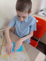 Бумажный кораблик по Волге плывет