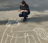 Мы рисуем мелом на асфальте